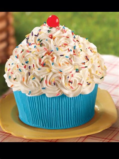 Complete instructions on how to make a giant cupcake cake with a sprinkle piñata surprise and hard shell cupcake liner. 66 best Giant Cupcakes images on Pinterest | Big cupcake ...