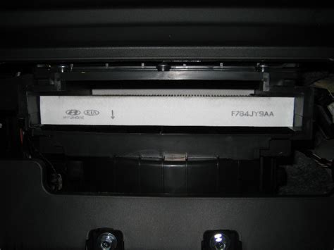 Kia sorento cabin air filter. Kia-Sorento-AC-Cabin-Air-Filter-Replacement-Guide-016