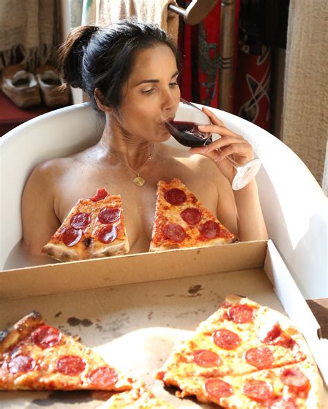 Girl Eats Pizza Naked Telegraph My Xxx Hot Girl