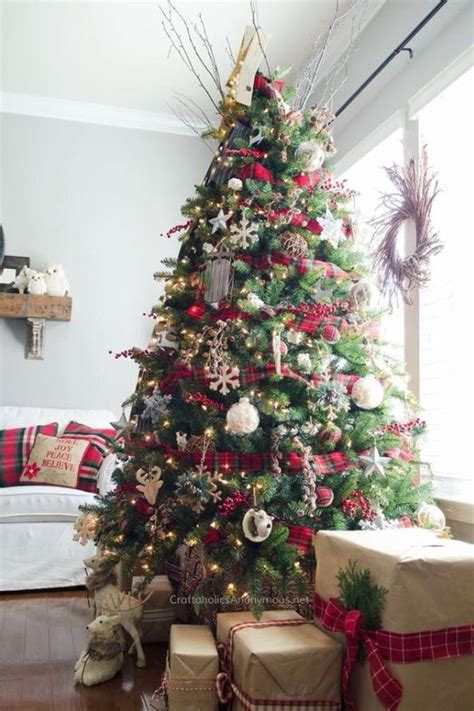 Pin By Jen Hartnett On Christmas Treesinside Gold Christmas Tree