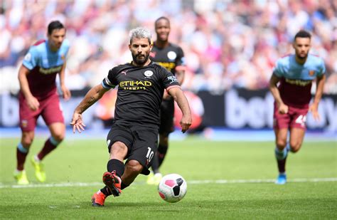 Sergio Aguero Misses Penalty Retakes It Scores For Manchester City Mundo Albiceleste