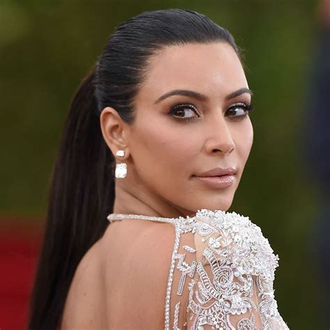 Kim kardashian west, zoë kravitz, rihanna, and kate meghan markle reinvent one of the easiest (and most flattering) hairstyles in the book. Kim Kardashian's Trick to Taming the Top of Your Ponytail ...