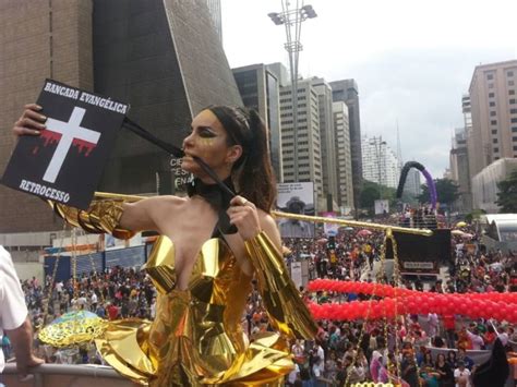 Transexual Crucificada é Desconvidada De Sense8 E Promete Processar