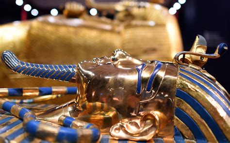 Experts Optimistic Tut S Tomb May Conceal Egypt S Lost Queen