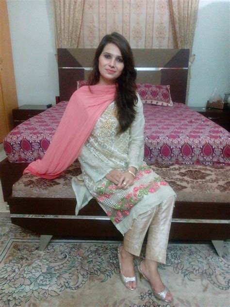 Paki Cute Slim And Sexy Girl Nudes Pics Vids Enjoy Desi X Hd Sd Masaladesi