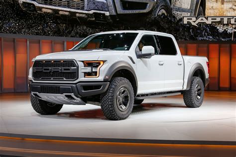 2017 Ford F 150 Raptor Supercrew First Look Review