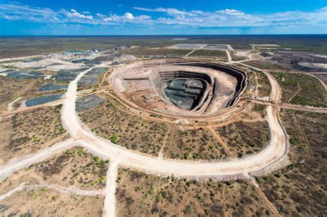 The Largest Diamond Found In A Century Comes From Botswana Who Will