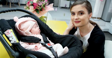 „záleží samozřejmě na situaci, ale chtěla bych točit do dubna. Herečka Eva Josefíková maminkou: Těhotenství se jí dařilo ...