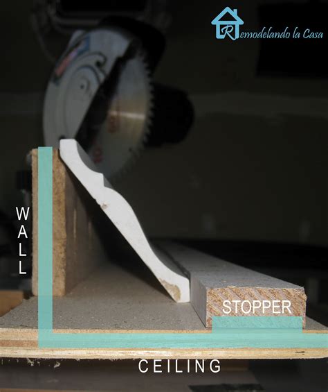 Turn your crown upside down and install your own crown molding using these tips to perfect crown molding. Cutting Crown Corners Anyone? - Remodelando la Casa
