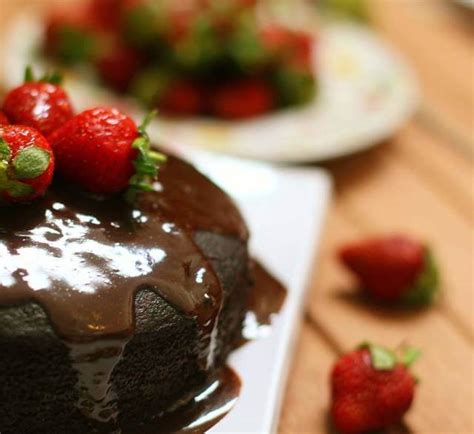 Kukus selama± 20 menit hingga kue merekah.angkat. Resep Bolu Coklat Lembab Kukus (Moist Chocolate Cake)