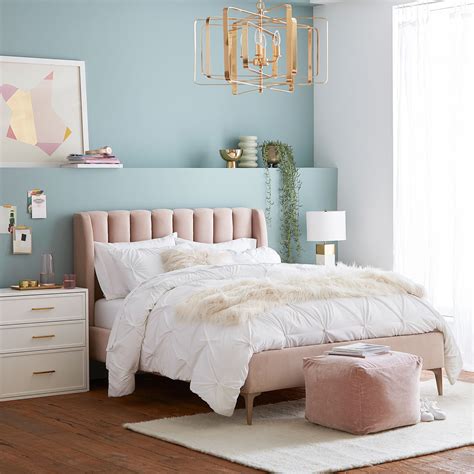 Pottery barn's expertly crafted collections offer a wide range of stylish furniture, accessories, decor and more. West Elm and Pottery Barn Teen Collection Best Products