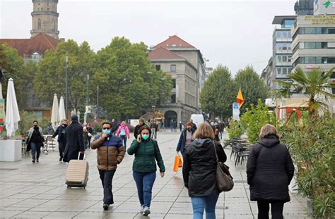 Damit sollen soziale härten abgefedert werden. Coronavirus in Stuttgart: Maskenpflicht in der City - so ...