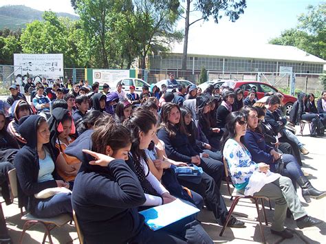 Liceo Municipal Trovolhue Ix Region Chile Con Un Emotivo