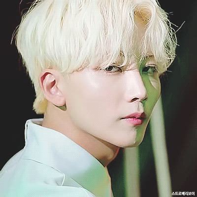 🌟 jeonghan adore u era his long brown hair is the cutest! The recent whereabouts of the guy with long hair in ...