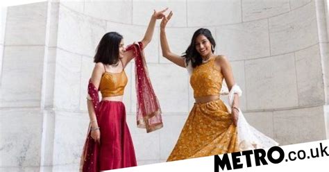 Hindu Muslim Lesbian Couple Praised For Stunning Anniversary Pictures Metro News