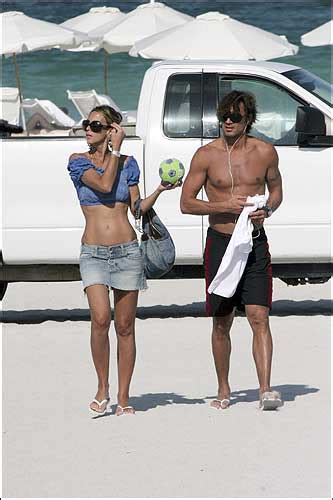 Owen + gemma und louise. WAGS: Adriana Fossa (Paolo Maldini´s wife)