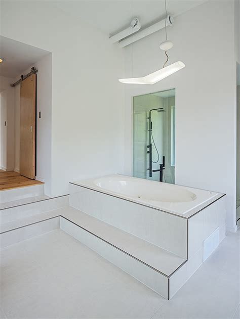 Love the idea of steps. Step-Down Bathroom Home Design Ideas, Renovations & Photos