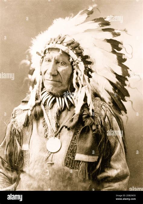 Lakota Sioux Indischer Häuptling Fotos Und Bildmaterial In Hoher Auflösung Alamy