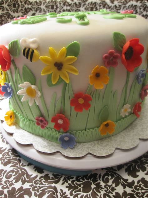 According to a tradition dating back to the ancient romans, the characteristics and symbolic meanings of your birth flower play a part in determining your personality. Garden Cake - CakeCentral.com