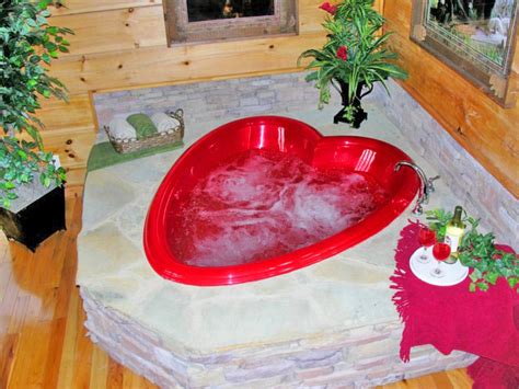 Huge Heart Shaped Jacuzzi Tub For Two Golden Cabins Flickr