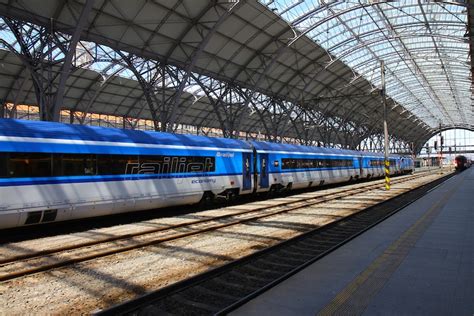 Prezidentka si vybrala vlak ec 282 metropolitan slovenská strela s odjezdem v 6:10 z bratislavy. My Train Pictures: Czech Republic