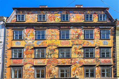 We offer intelligently furnished apartments, customised for the needs of young students and trainees in trendy graz. Gemaltes Haus Graz