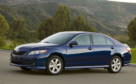 Un v6 de 3,5 litres et un quatre cylindres de 2,5 litres. Toyota Recalls 7.4 Million Vehicles