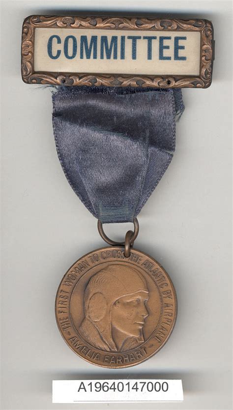Medal Amelia Earhart First Woman To Cross The Atlantic By Airplane
