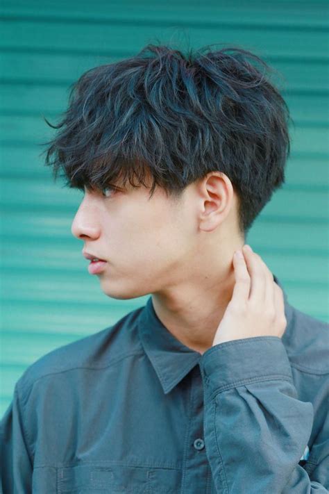 From amazing fringe hairstyles and bowls to messy curls and buns, popular korean styles can't do the diversity of modern korean male haircut has an approach to any man, and here are the latest. Check out this! #midlengthmediummenshairstyles | Mens ...