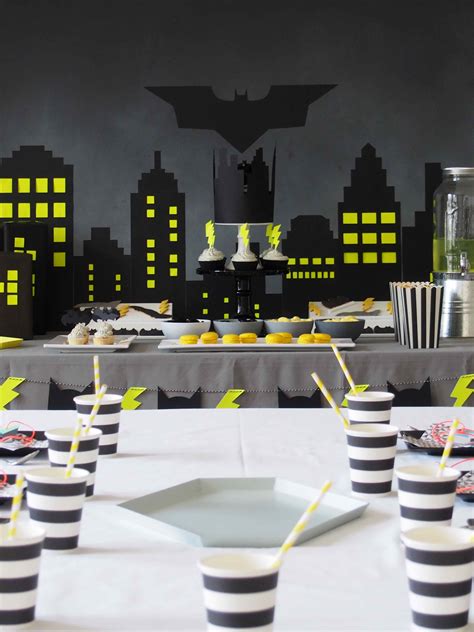 Put on batman bedroom set for your bedding. Today I'm Batman - Rose Caramelle - Carnet d'inspiration