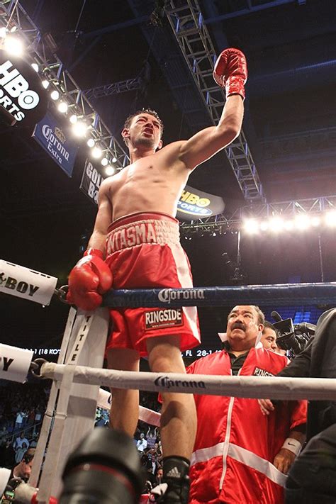 He has held world championships in two weight classes, including the ibf featherwe. The depth of Robert Guerrero: The building of a great ...