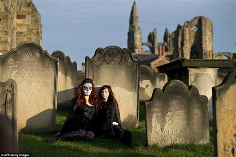 Thousands Descend On Seaside Town For Whitby Goth Weekend Daily Mail