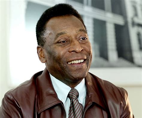 Pele Biography Childhood Life Achievements And Timeline