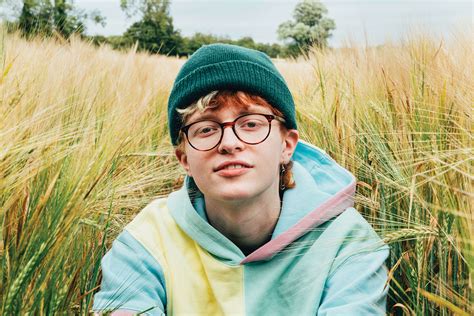 Cavetown Has Teamed Up With The Electronic Dance Producer Kina For Sharpeners Calling Me Again
