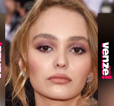 Lily Rose Depp Altura Años Novio Familia Biografía And Patrimonio Venze