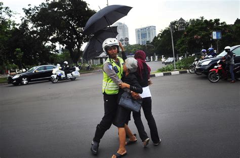 Gambar Kartun Polisi Keren | Top Lucu