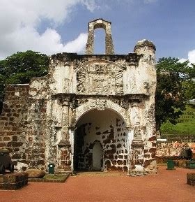 Now there is only one gate left. Kajian Tempatan Tan Phooi Ling D20102044078 EL - B24: Kota ...