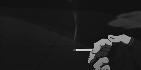 Гиф анимация В руке человека дымящая сигарета