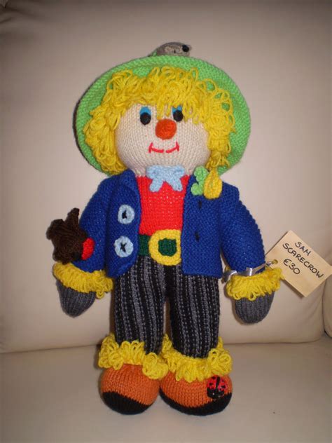 Sam Scarecrow 35 Cms High Lots Of Detail Mail Me Knitted Dolls