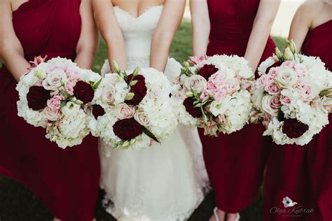 Bridesmaids With The Brides Bouquet Designed By Pennies Bloomers