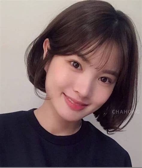The korean hairstyle 2019 female is usually short with the most famous korean hairstyles 2019 female. These are the hottest Korean bangs in 2019 - TOP BEAUTY ...