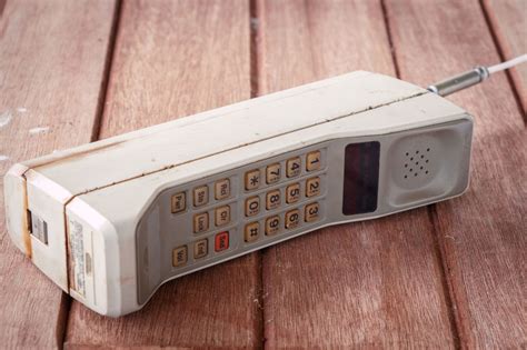 Motorola Dynatac 8000x El Primer Teléfono Móvil Comercial