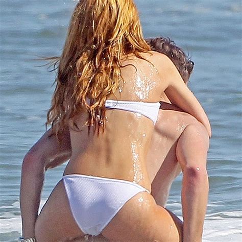 Bella Thorne Shows Off Her Bikini Body While Enjoying Hot Sex Picture