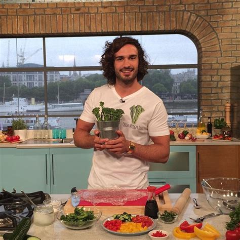 itv this morning on instagram “we re ready to get leanin15 with thebodycoach 🍅🍆🌽🍴 🏼️