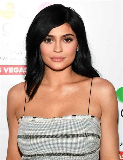 Kylie Jenner Cant Get Lip Injections While Shes Pregnant Usweekly