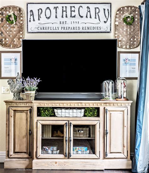 Decorating a cake is a fun activity to explore solo, with friends or your children. 18 Stunning Ways to Decorate Around a TV - Twelve On Main
