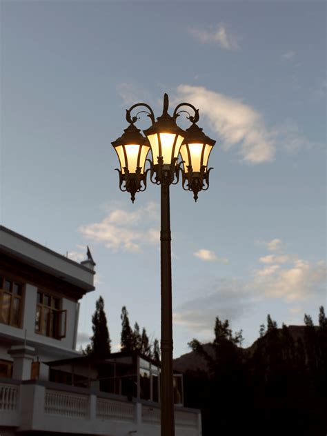 Bellagio Post Light Outdoor Light | Buy LED Outdoor Lights Online India - Jainsons Emporio