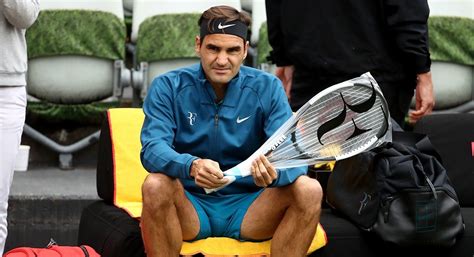 Uniqlo were earlier not permitted to use the logo on any. Roger Federer krijgt RF-logo terug van Nike en nu kan ...