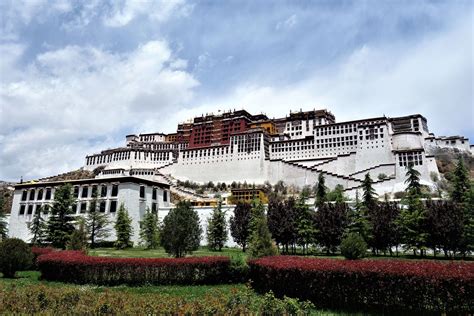 Potala Palace Of The Dalai Lama In Tibet The Forbidden Land Beyonder