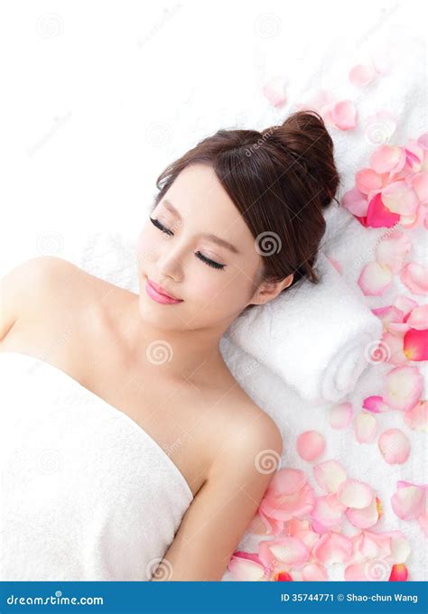 Woman Enjoy Massage At Spa Stock Image Image Of Massage 35744771